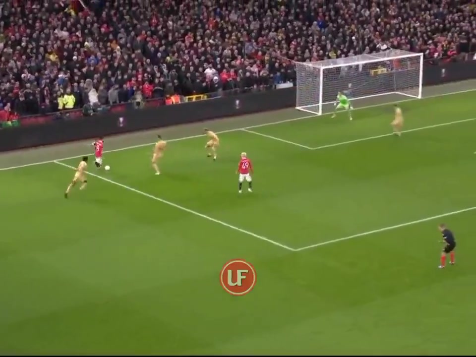 圆神安东尼直捣黄龙助曼联战胜巴萨