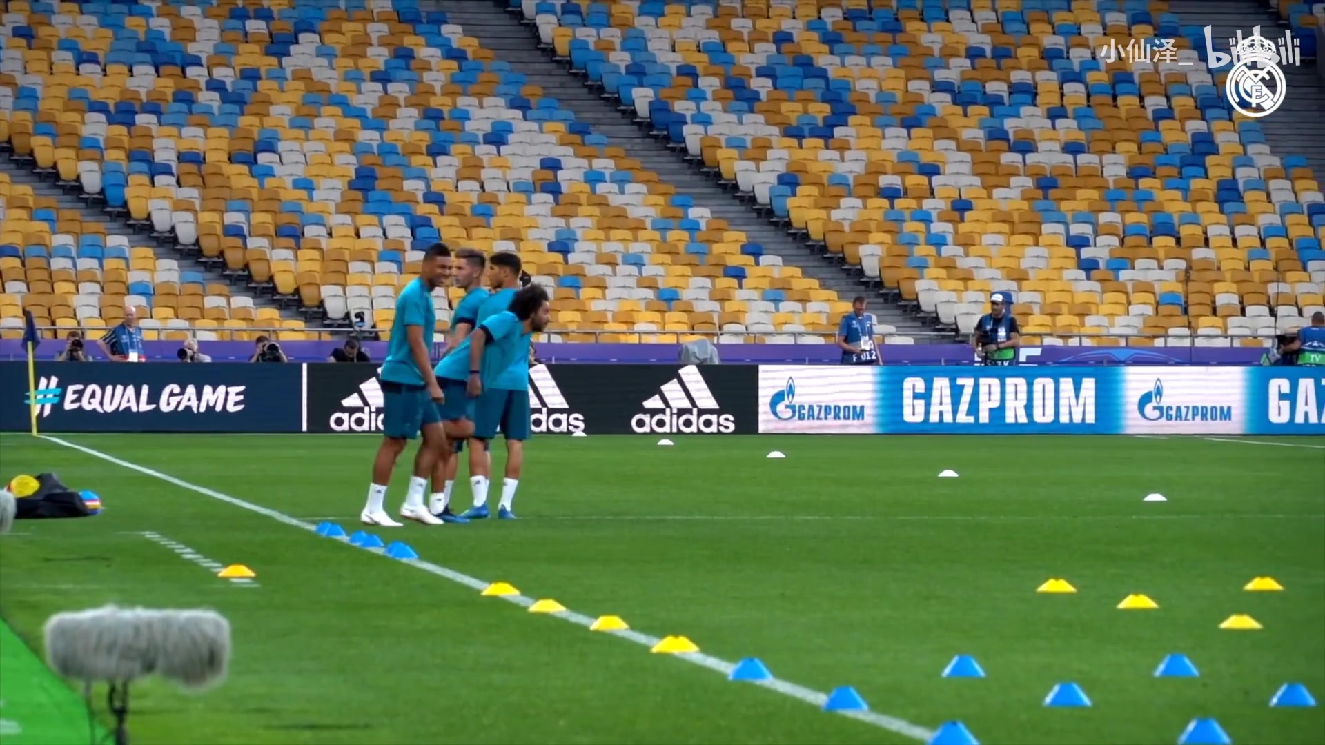 那天C罗踢完利物浦后他进入通道后就再也没回来..